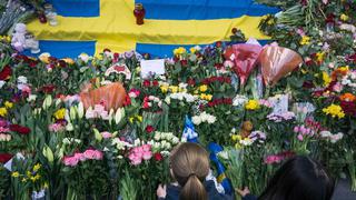 Miles de suecos responden a atentando con marcha por el amor