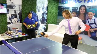 CADE 2016: Ricardo Gareca también aceptó el reto del ping pong