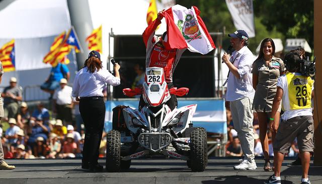 Así fue el paso de los pilotos peruanos por el podio de partida del Dakar 2014 [FOTOS] - 1