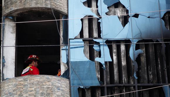 Así quedó edificio multifamiliar tras incendio que mató a 7 personas. (Foto: Cortesía)