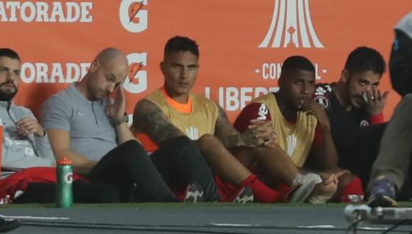 Paolo Guerrero se quedó en el banco de suplentes en el segundo tiempo. (Foto: GEC / Giancarlo Ávila)