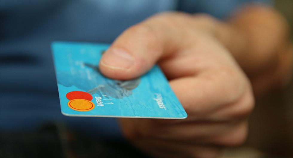 Memorizó tarjetas de crédito de 1.300 clientes y las usó para comprar por Internet. (Pixabay)