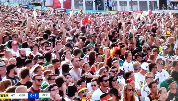 México vs. Alemania: así festejaron hinchas aztecas el gol de Lozano en el Berlin Fan Park. (Foto: Captura de video)