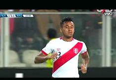 Perú vs Argentina: Renato Tapia cabecea y mira por dónde pasó la pelota