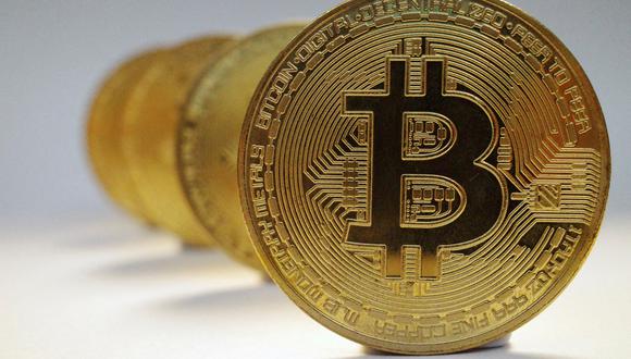 El bitcoin se desplomaba casi un 9% el lunes, a su nivel más bajo en seis meses. (Foto: Reuters)