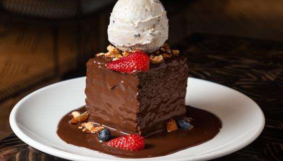 La torta de chocolate tiene muchos secretos para que pueda quedar suave y esponjosa. (Foto: 500 Grados)