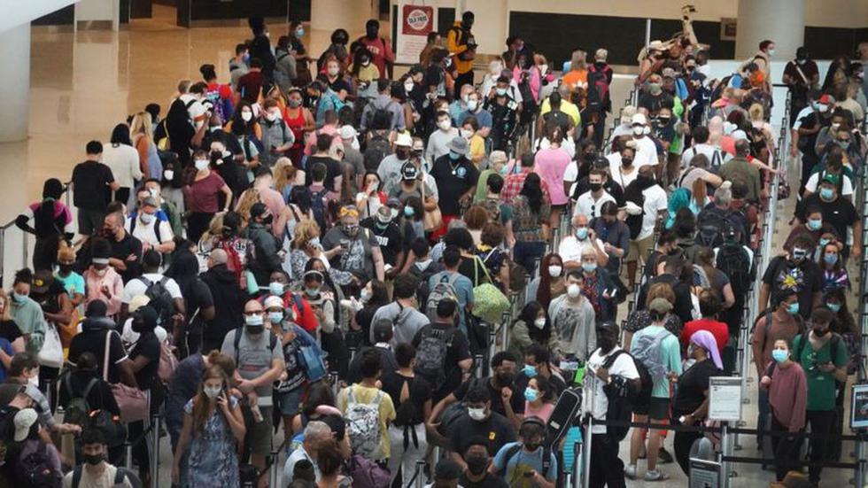 Since Friday, tens of thousands of people have chosen to leave Louisiana. The New Orleans airport was crowded on Saturday. By Sunday, all flights to and from the city were canceled. (GETTY IMAGES).