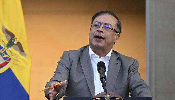 El presidente de Colombia, Gustavo Petro, habla durante un evento para presentar un proyecto de ley de reforma de salud que se discutirá en el Congreso en el Palacio Presidencial de Nariño en Bogotá, el 13 de febrero de 2023. (Foto de JUAN BARRETO / AFP)