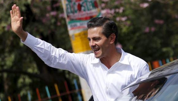 Peña Nieto visita el pueblo donde desaparecieron 43 estudiantes