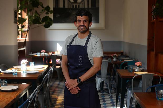 Jerónimo de Aliaga, chef at Pan Sal Aire, is from Chorrilla and likes the idea of ​​getting to work by bicycle.  His restaurant has been founded for 6 years. 