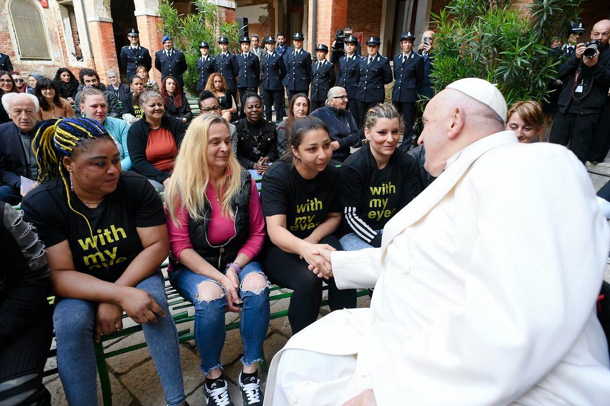 Pope Francis during a visit to inmates in the inner courtyard of the Venice women's prison, on the island of Giudecca, as part of his visit to Venice, April 28, 2024. (Photo: Brochure / VATICAN MEDIA / AFP)