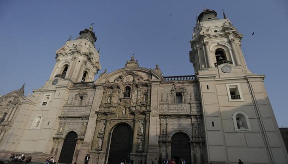 La hermosa Catedral de Lima, centro de peregrinaje de Semana Santa, está construida en un 70% de madera. No soportaría un incendio. (Foto: El Comercio)