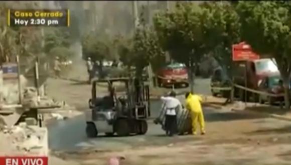 Derrame fue confinado por los bomberos que llegaron hasta Comas para atender la emergencia | Foto: Captura de video / Latina