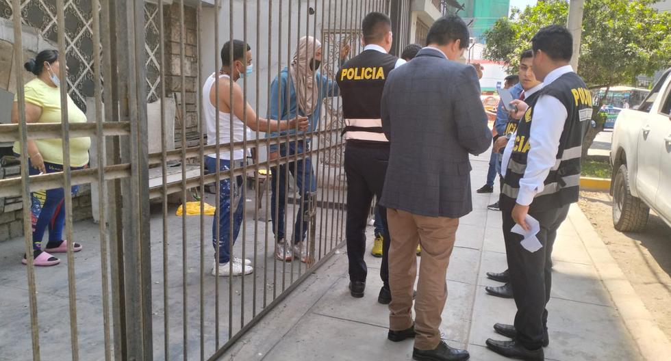 Momento de la detención de los cuatro extranjeros, quienes ahora pasan por evaluaciones de criminalística para que se determine su verdadera identidad. Foto: Municipalidad de Miraflores.