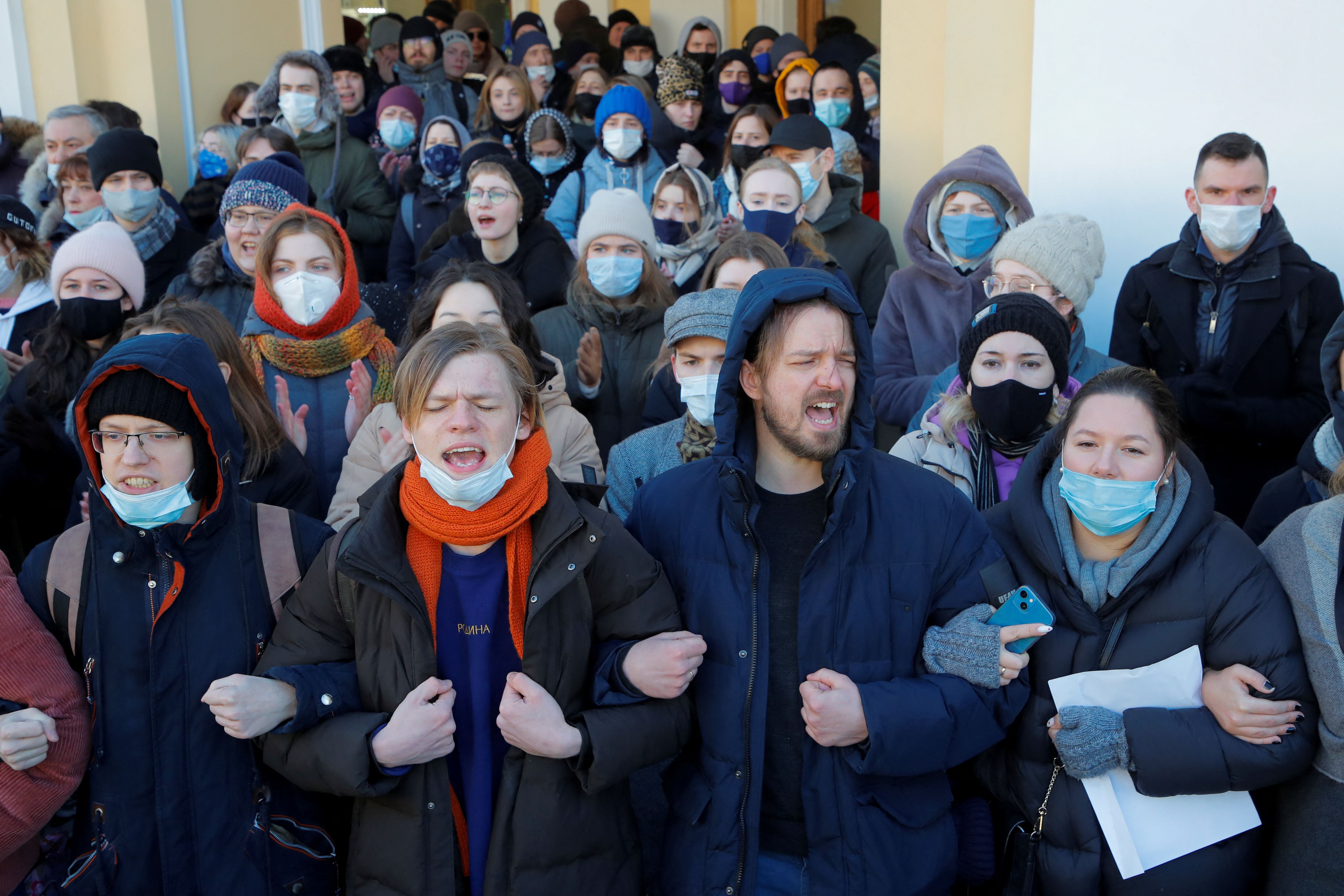 People take part in a protest against Russia's invasion of Ukraine, after President Vladimir Putin authorized a massive military operation, in Saint Petersburg, Russia.  (Photo: REUTERS/Anton Vaganov).