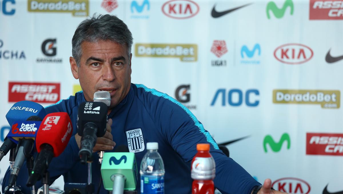 Pablo Bengoechea ironizó con la llegada de un volante de creación a Alianza Lima. "Quería a Messi", dijo. (Foto. GEC)