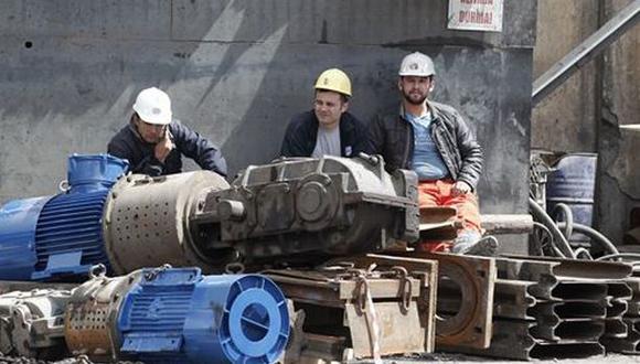 Turquía: en medio del temor mineros retoman sus labores en Soma