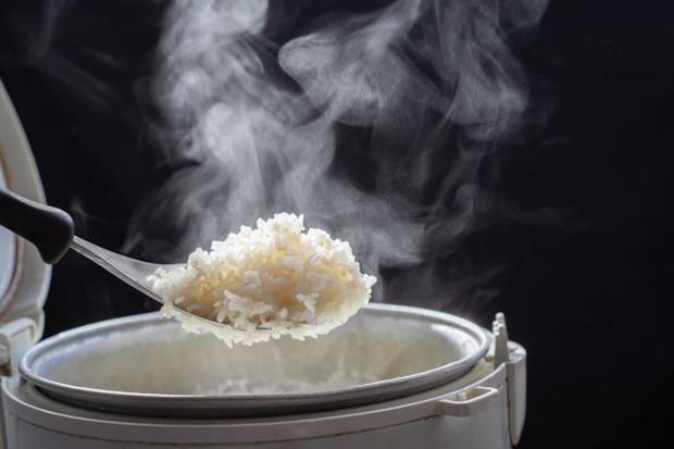 Cómo cocinar bien el arroz para que no se apelmace ni se pegue