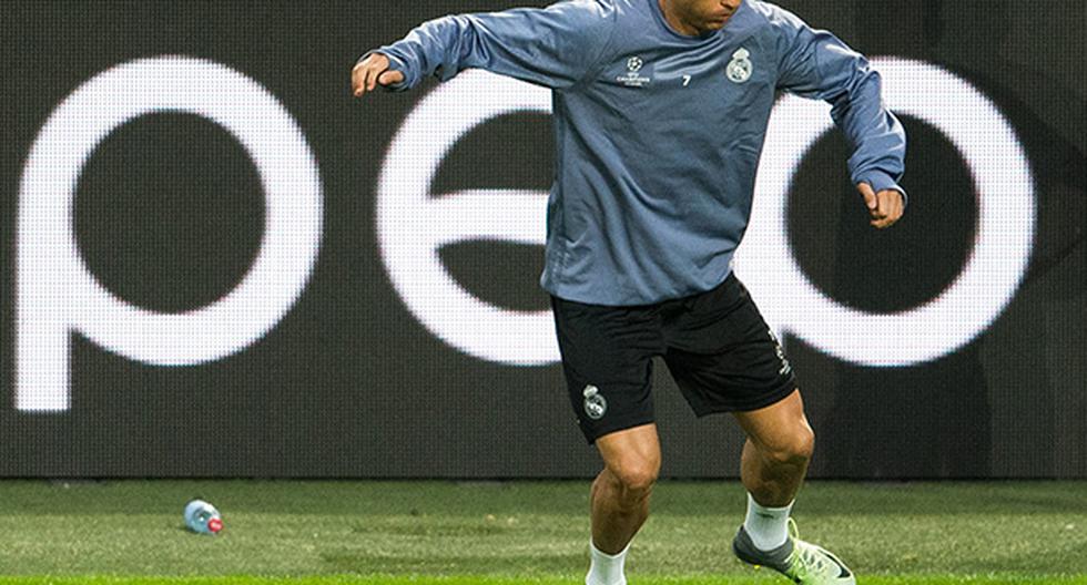 Cristiano Ronaldo sigue generando polémica dentro de la interna del Real Madrid. En un entrenamiento previo al partido ante Borussia Dortmund se volvió a molestar. (Foto: Getty Images)