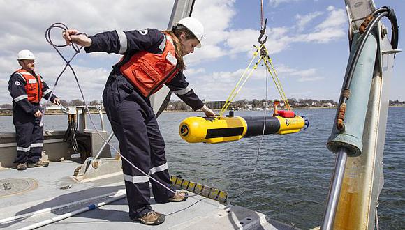 El pequeño submarino está a bordo del barco australiano Ocean Shield. (Foto: AP).