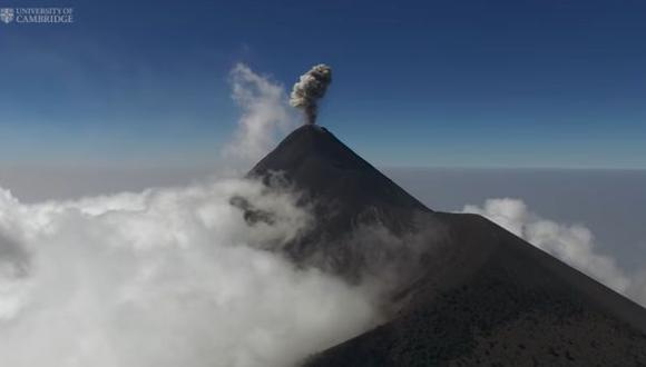 Científicos analizan volcanes activos por medio de drones