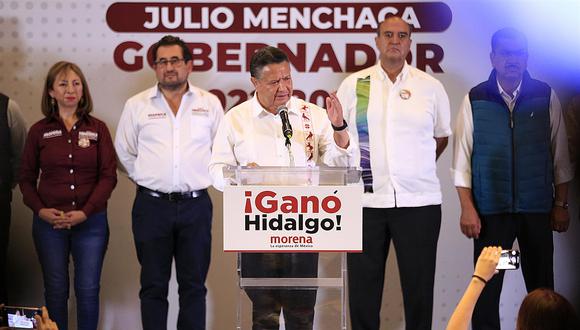 Julio Menchaca, candidato a gobernador de Hidalgo por la coalición de los partidos Del Trabajo, Movimiento de Regeneración Nacional y Nueva Alianza (PT, Morena, Panal), habla al confirmar su triunfo en las elecciones. (EFE/ David Martínez Pelcastre).