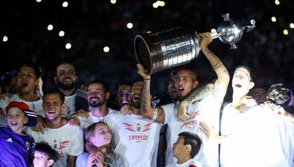 Así levantaron la cuarta Copa Libertadores en el Estadio Monumental de River Plate. | Foto: Reuters