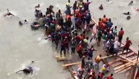 Naufragio de balsa en fiestas en Colombia.