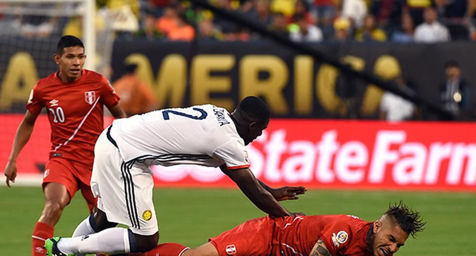 En el partido Perú vs Colombia se pegaron muy duro. Si bien hubieron más faltas de parte del lado colombiano, en la Selección Peruana no se quedaron atrás. (Foto: AFP)