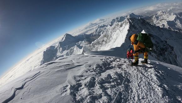 La altura oficial del Monte Everest es de 8.848 metros, según medición lograda por un equipo indio en 1954. (Foto: AFP)