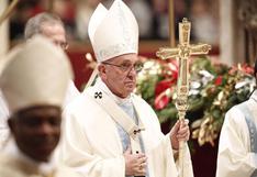 El papa reza junto a fieles por las víctimas del atentado en Sinaí
