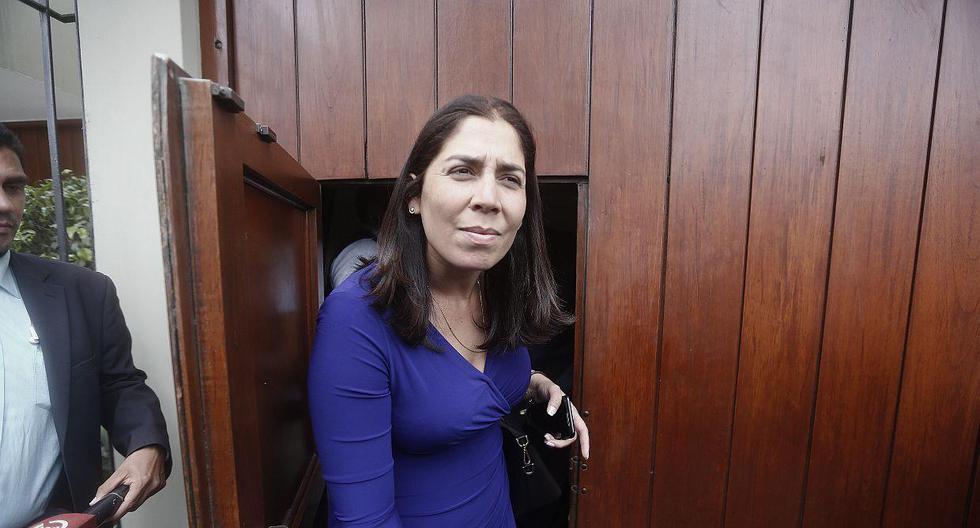 La congresista Úrsula Letona acudió a los locales de Fuerza Popular en medio del allanamiento que había solicitado el fiscal José Domingo Pérez. (Foto: GEC)