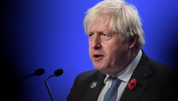 Una serie de acusaciones por favorecer con millonarios contratos a empresas que aportan al Partido Conservador y escándalos por diputados que hacen lobby han puesto contra las cuerdas al primer ministro británico Boris Johnson, no solo cuestionado por la oposición sino también entre sus propias filas. (Foto: Andy Buchanan / AFP).