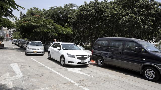 Falta de estacionamientos en San Borja afecta a miles de carros - 4