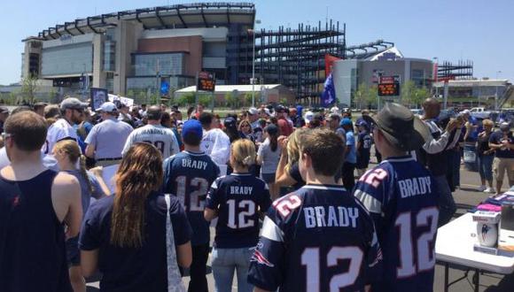 Aficionados de Patriots se solidarizan con Tom Brady