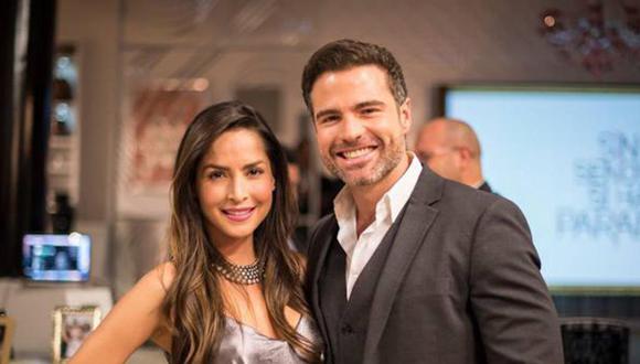 Carmen Villalobos y Roberto Manrique como Catalina Santana y Santiago. Foto: Telemundo