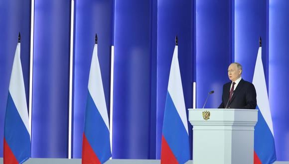 El presidente de Rusia, Vladimir Putin, pronuncia su discurso anual ante la Asamblea Federal en el centro de conferencias Gostiny Dvor de Moscú, Rusia, el 21 de febrero de 2023. (Foto: EFE/EPA/SERGEY SAVASTYANOV/SPUTNIK/KREMLIN POOL)