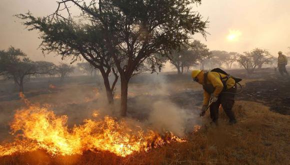 Levantan alerta roja por incendios forestales en Valparaíso