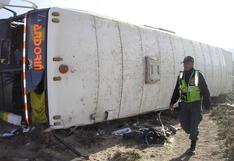 Peruana muere en volcadura de autobús en Bolivia