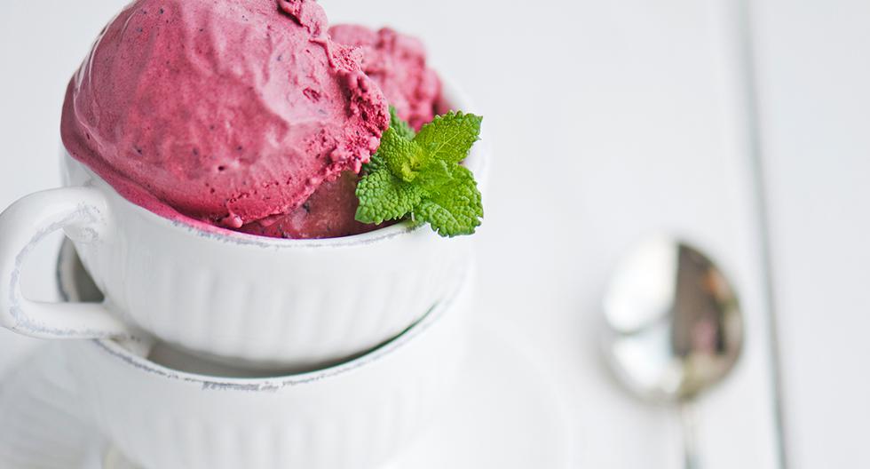 Refréscate este verano con un helado casero de frutos rojos