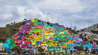 Un colorido mural transforma y alegra un barrio en México