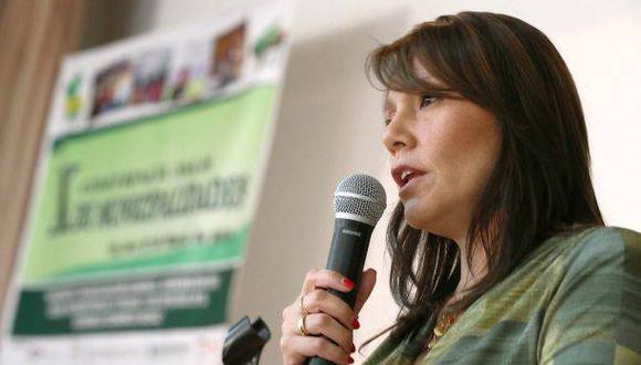Paola Bustamante rechazó críticas del Apra a política social