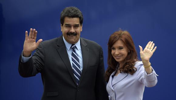 Nicolas Maduro y Cristina Kirchner en una imagen del 17 de diciembre del 2014 en una cumbre del Mercosur en Argentina. (JUAN MABROMATA / AFP).