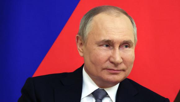 El presidente ruso, Vladimir Putin, asiste a una reunión con el primer ministro armenio en las afueras de Moscú, el 19 de abril de 2022. (Vyacheslav Prokofyev / POOL / AFP).