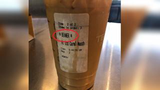 Su nombre es Pedro, pero le escribieron 'frijolero' en su café de Starbucks
