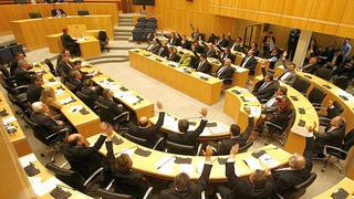 Parlamento de Chipre aprobó medidas para obtener rescate de Europa