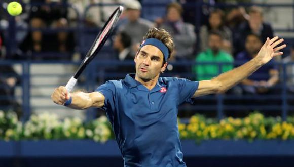 Roger Federer enfrenta al español Fernando Verdasco por el pase a los cuartos de final del ATP de Dubái. (Foto: Reuters)