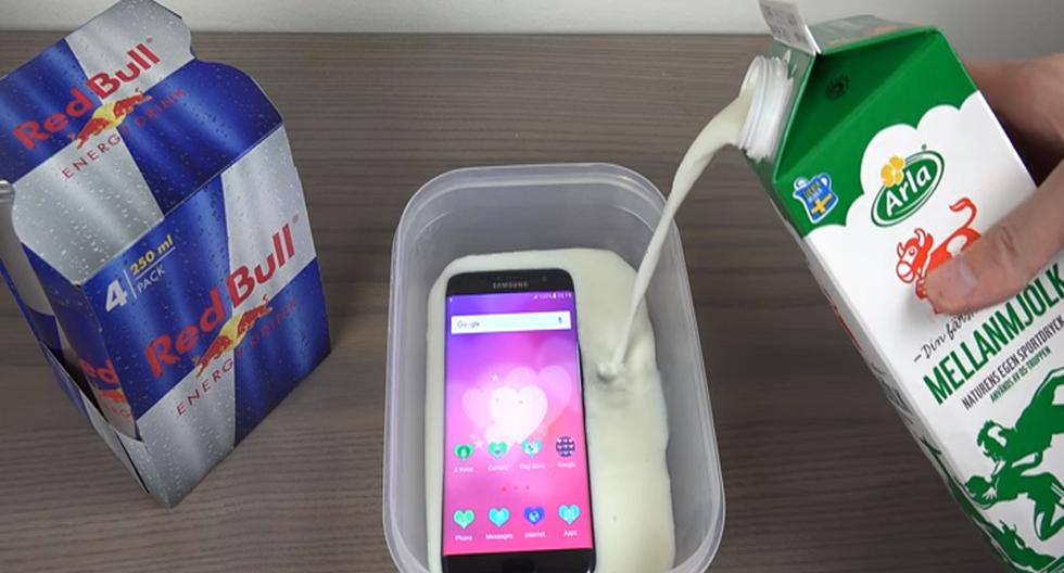 Decidieron probar la resistencia al agua del Samsung Galaxy S7 y lo sumergió en un recipiente con leche y Red Bull. El resultado de este experimento te sorprenderá. (Foto: Captura)