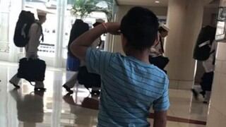 El tierno saludo de un niño a un grupo de militares causa sensación en redes sociales