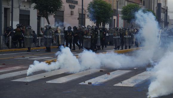 El primer ministro Alberto Otárola anunció la entrega de un bono especial para los agentes de la Policía Nacional por su trabajo en las protestas contra el Gobierno | Foto: El Comercio